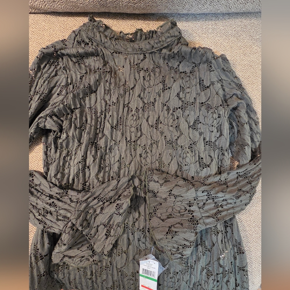 JohnPaulRichard Lace Top With Mstching Cami in Olive Sz L